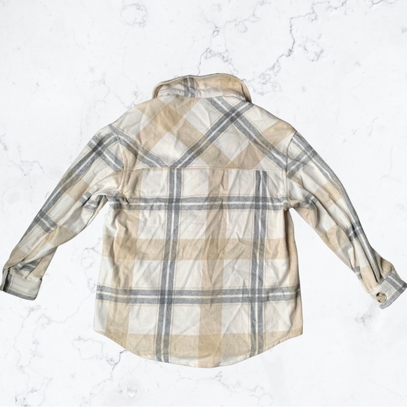 NWT Women’s oversized plaid shacket button down SMALL - Picture 2 of 5
